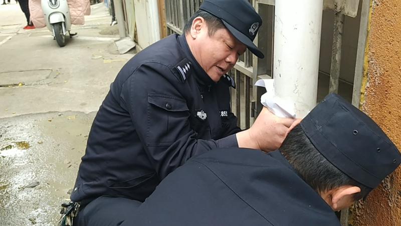 为什么我愿意把家里钥匙交给你?因为你的名字叫“警察”