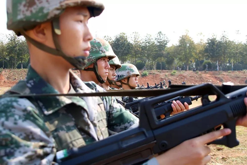 入伍一个月，新战友们对26个英文字母有了全新的认识！