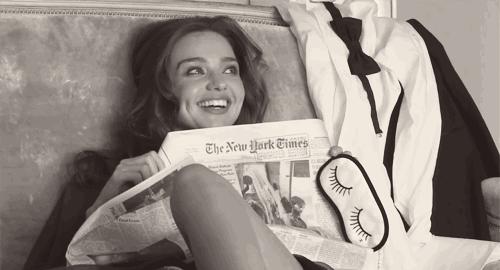 风油精滴在白色衣服上变成了绿色,风油精滴在水里衣服上都是香味