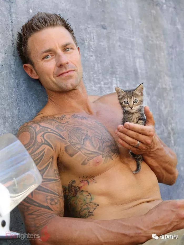 澳洲消防队帅哥大秀肌肉照,澳洲消防员帅哥