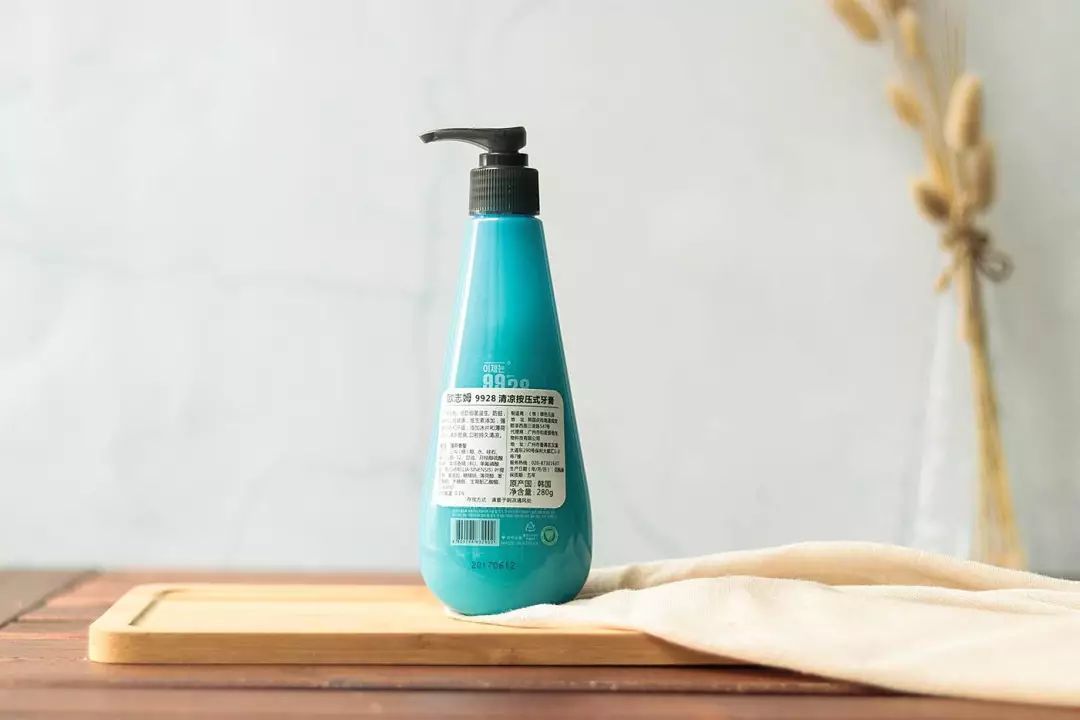 一刷就白的网红牙膏是真的假的,自从换了牙就牙黄