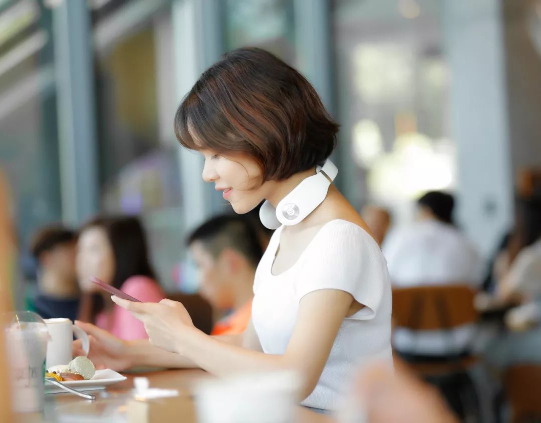 颈椎移动按摩,脖子颈椎疼痛按摩