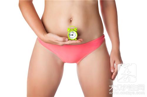 女性腹部下坠感怎么回事,女性下腹部有下坠感