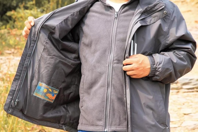 camel骆驼女款三合一冲锋衣珊瑚红,camel骆驼冲锋衣全天候锁暖