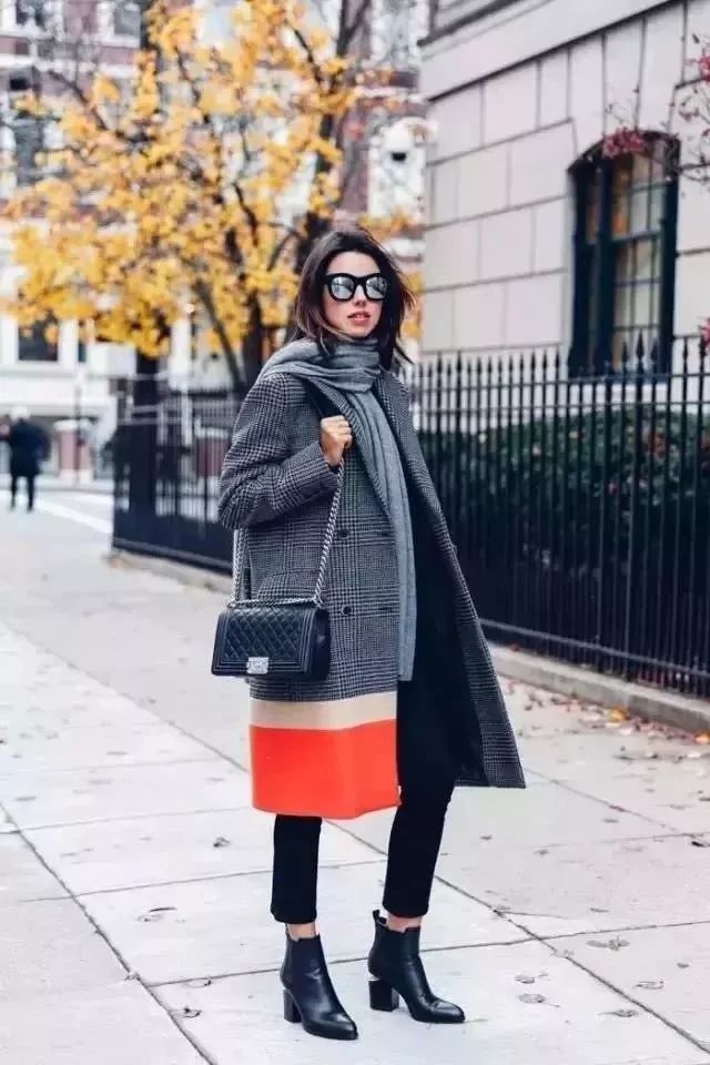 气场全开帅气,搭配黑色皮衣高跟短筒靴霸气个性