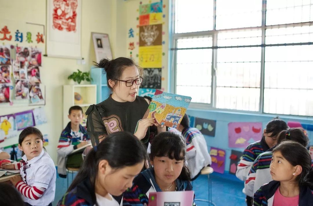 体现素质教育成果的照片,展现教育新变化的图片