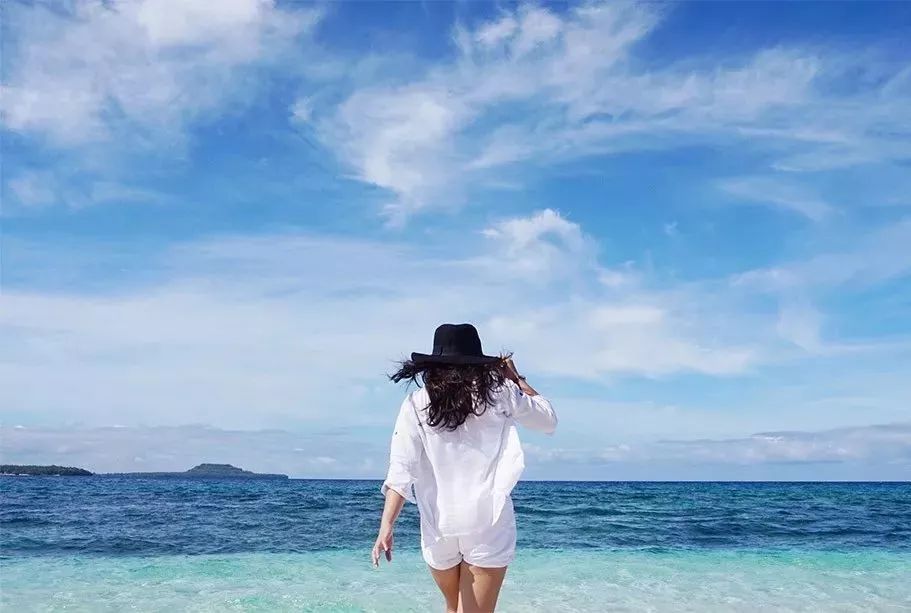 白天是夫妻晚上做邻居是什么歌,白天是夫妻晚上是兄弟婚礼抖音