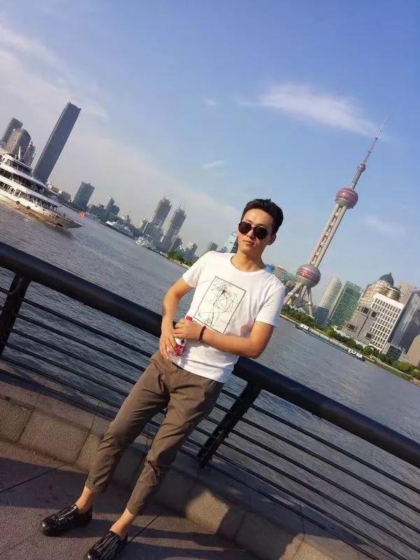 草根出身的创业家故事,白手起家一个草根的十年创业传奇