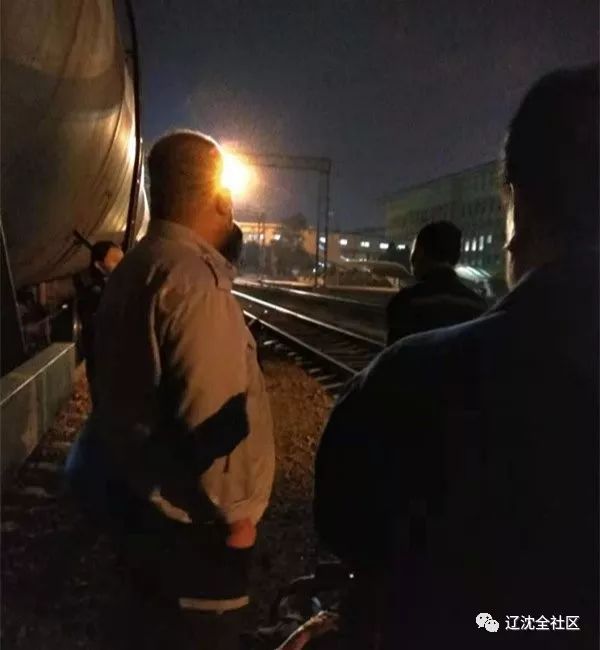 火车司机头晕胀麻忍痛到站紧急停车