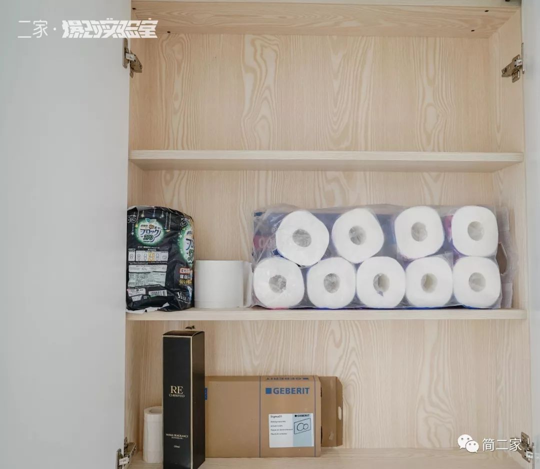 我们只在卫生间换了一头门，神奇的事情……发生了