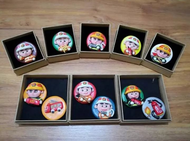 消防员黏土玩偶手工教程,消防小手工