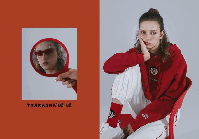 一个杯子十元四个碗28元,一个杯子16元一个热水瓶24元