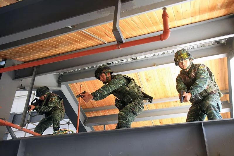 魔鬼周极限训练无人性化,魔鬼周雪域极限训练