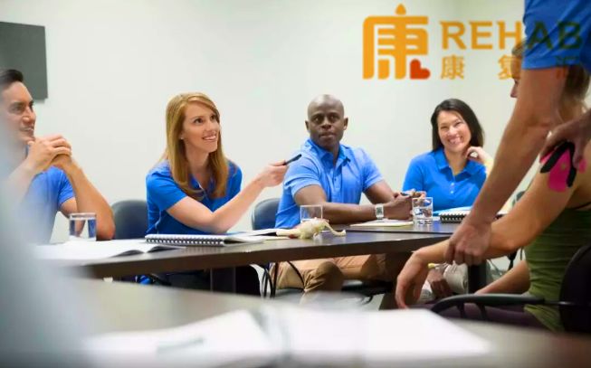 膝关节骨性关节炎康复训练,膝骨性关节炎的康复治疗方法