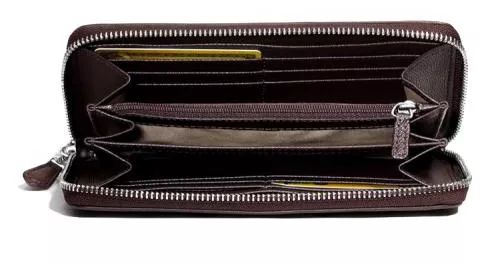 捡钱包赔偿7000,捡了钱包又扔了东西要怎么赔偿