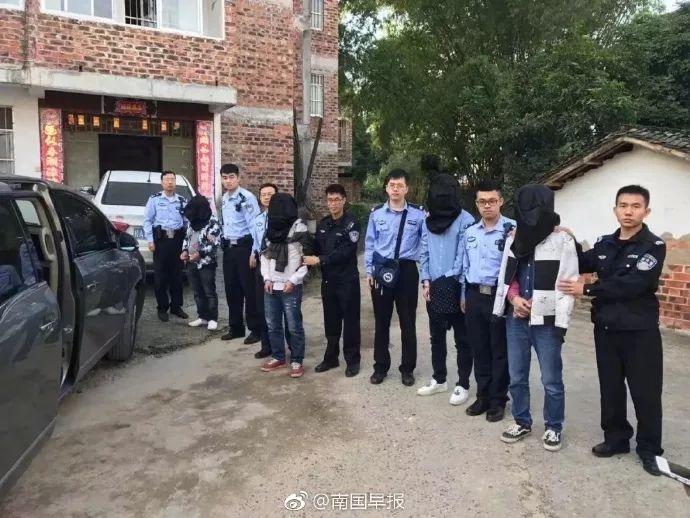 劝不听！南宁一小区业主花园“圈地”养猪，熏坏楼上住户｜下午来切咧