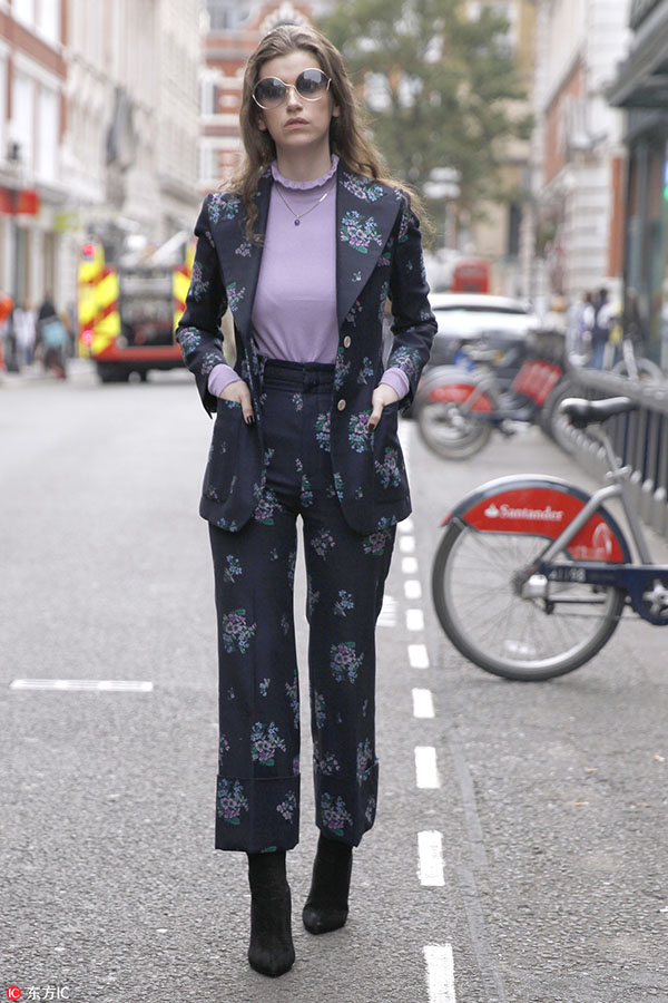 小腿粗壮穿英伦风袜靴好看嘛,最显腿细的袜靴