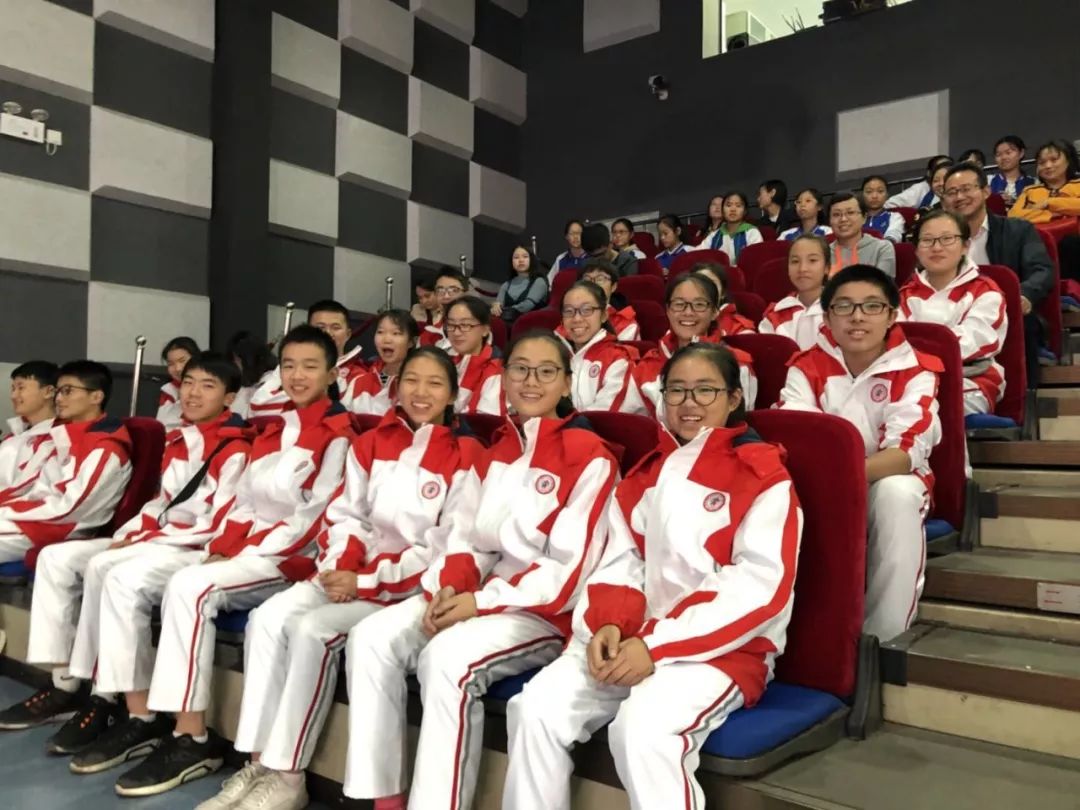 厉害了我的同学！内江二中周桢桢勇夺甜城诗词大会冠军！