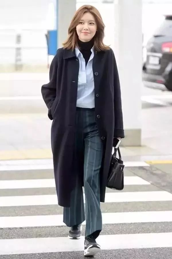 毛衣衬衫最温暖的叠穿套路,衬衫内穿外搭毛衣