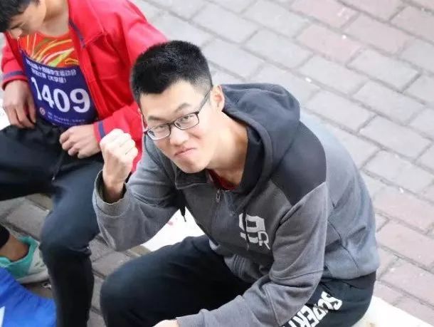 青岛市中学生田径运动会100米冠军,青岛农业大学运动会标枪