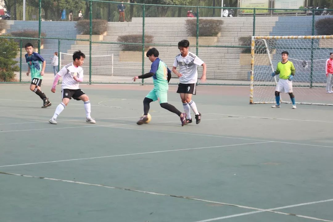 祝贺足球队获得好成绩,祝贺足球队圆满成功