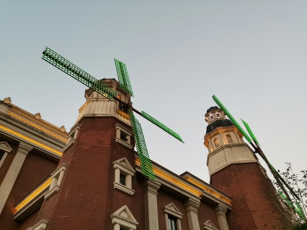 荣耀Magic2拍照如何？手持超级夜景赞爆