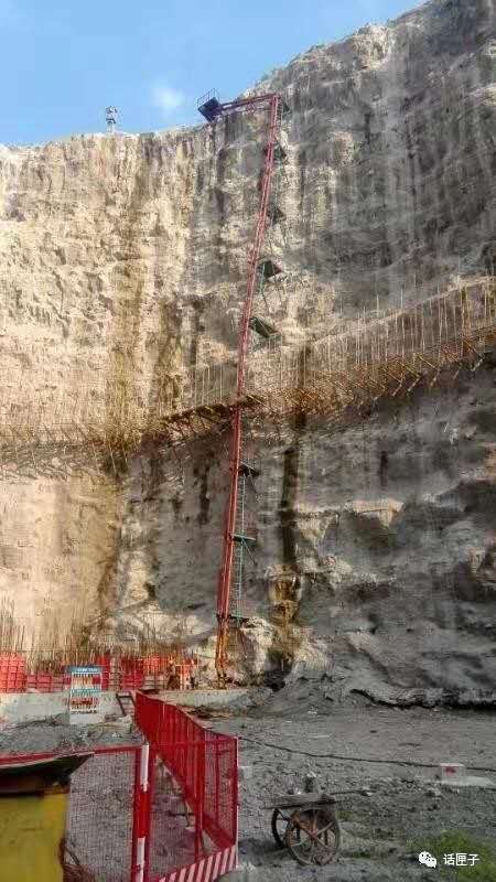 深坑酒店今天开业！历时十多年，上海在百米深坑里建造全球海拔最低酒店，曲折、艰辛远远超出你想象……