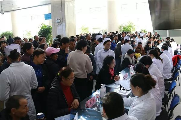 上海瑞金医院开展联合义诊，大理这两个地方火爆了！