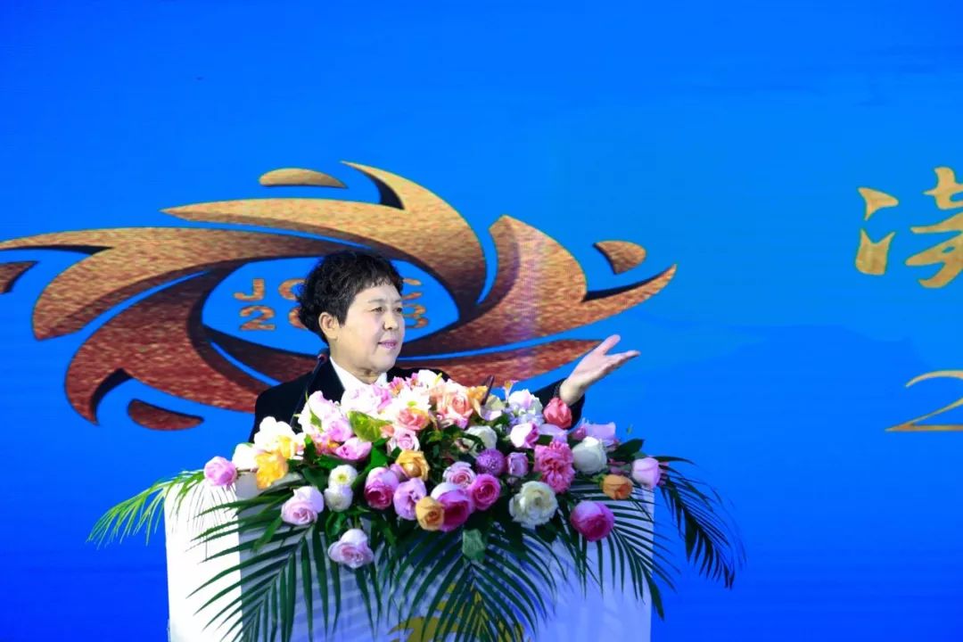 鍏ㄧ悆鍟嗕笟宸ㄥご榻愯仛涓浗,涓轰綍鍏ㄧ悆鍟嗙晫宸ㄥご榻愯仛涓浗