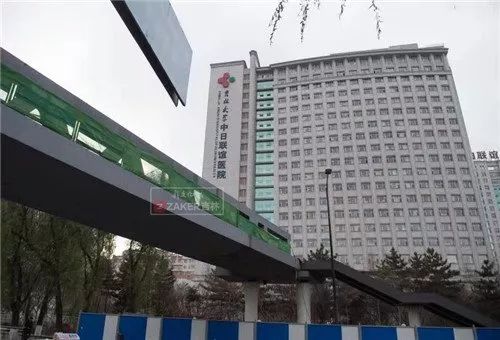 安全多了!长春北方市场和中日联谊医院门前建天桥了