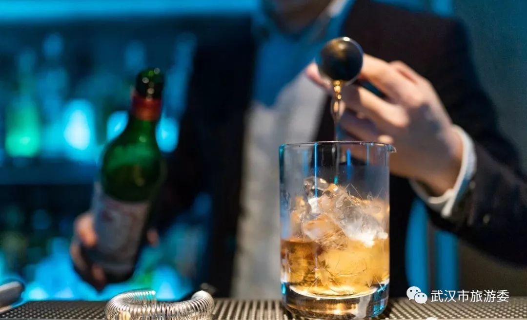 小雪节气外出,小雪节气酒到店