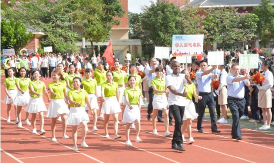 观澜湖华侨中学校园,海口市华侨中学观澜湖学校国标舞