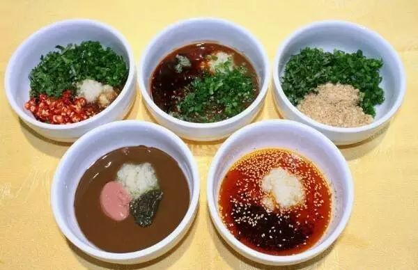 吃火锅芝麻蘸酱怎么调才好吃,吃火锅蘸酱怎么调