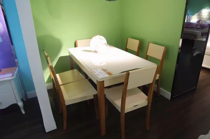 瞒不住了！神木双虎家私最低5折起售，样品狂甩，神木婆姨女子抢疯了