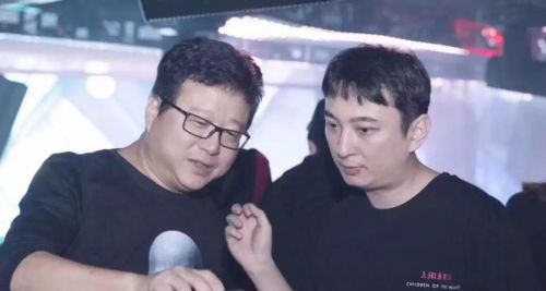 *币特比**跌破3500美元大关；网易丁磊变身性感打碟boy，与王思聪同台互动；同程艺龙今日赴港上市，腾讯为第一大股东