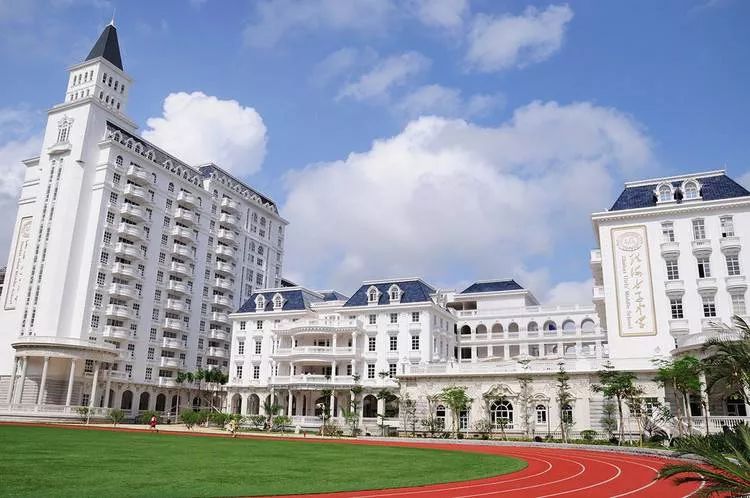 哪里有专业的瑜伽学校,国内最大瑜伽培训学院