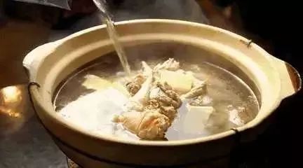 女童痛风,三岁女童痛风走路不动