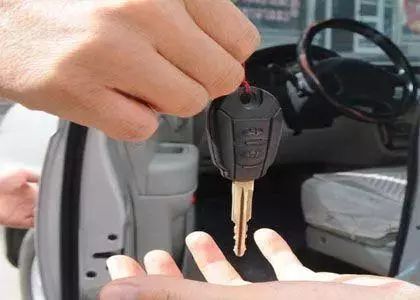 做代驾如果出事故了责任怎么划分,代驾发生事故代驾员要承担责任吗