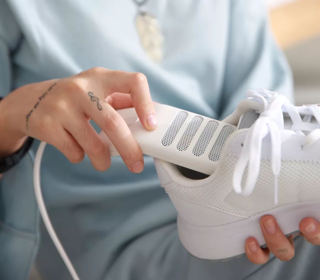 雨天鞋湿了快速干的方法,湿鞋快干小妙招