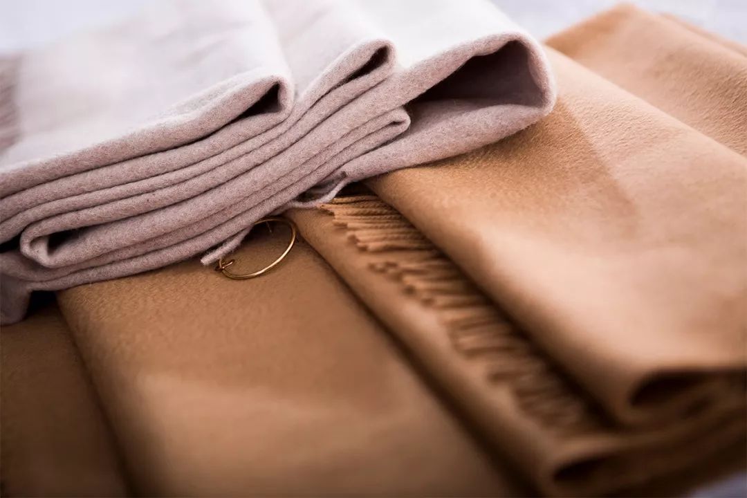 阿尔巴斯山羊绒围巾,阿尔卑斯山羊绒围巾