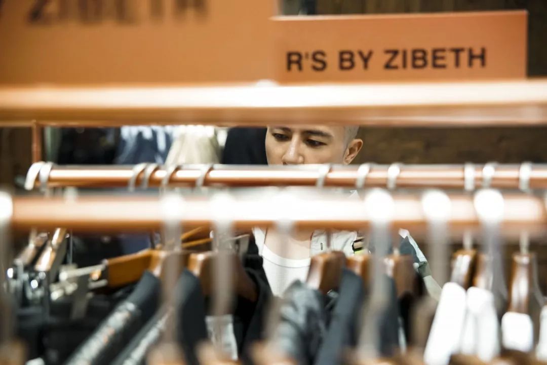 jisoo娉板浗鏃呰,娉板浗鏃呮父nana