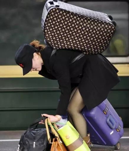 你代购吗?人肉代购回国开箱震惊所有人