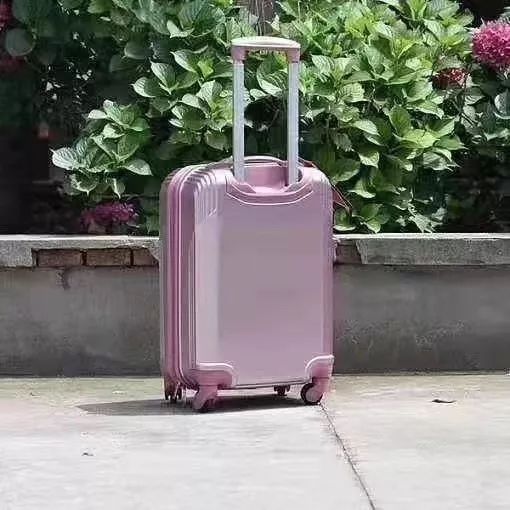 求转发！哪位的哥捡到两个行李箱，香港朋友很着急！