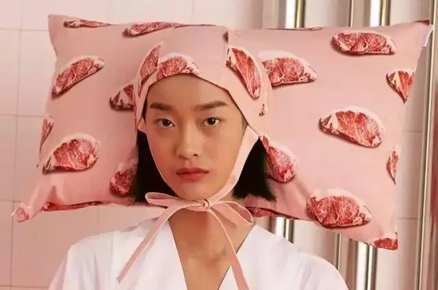 ugg绒绒包,ugg出过透明雪地靴吗