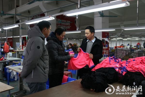 “足球教父”朱广沪来娄底考察校园足球