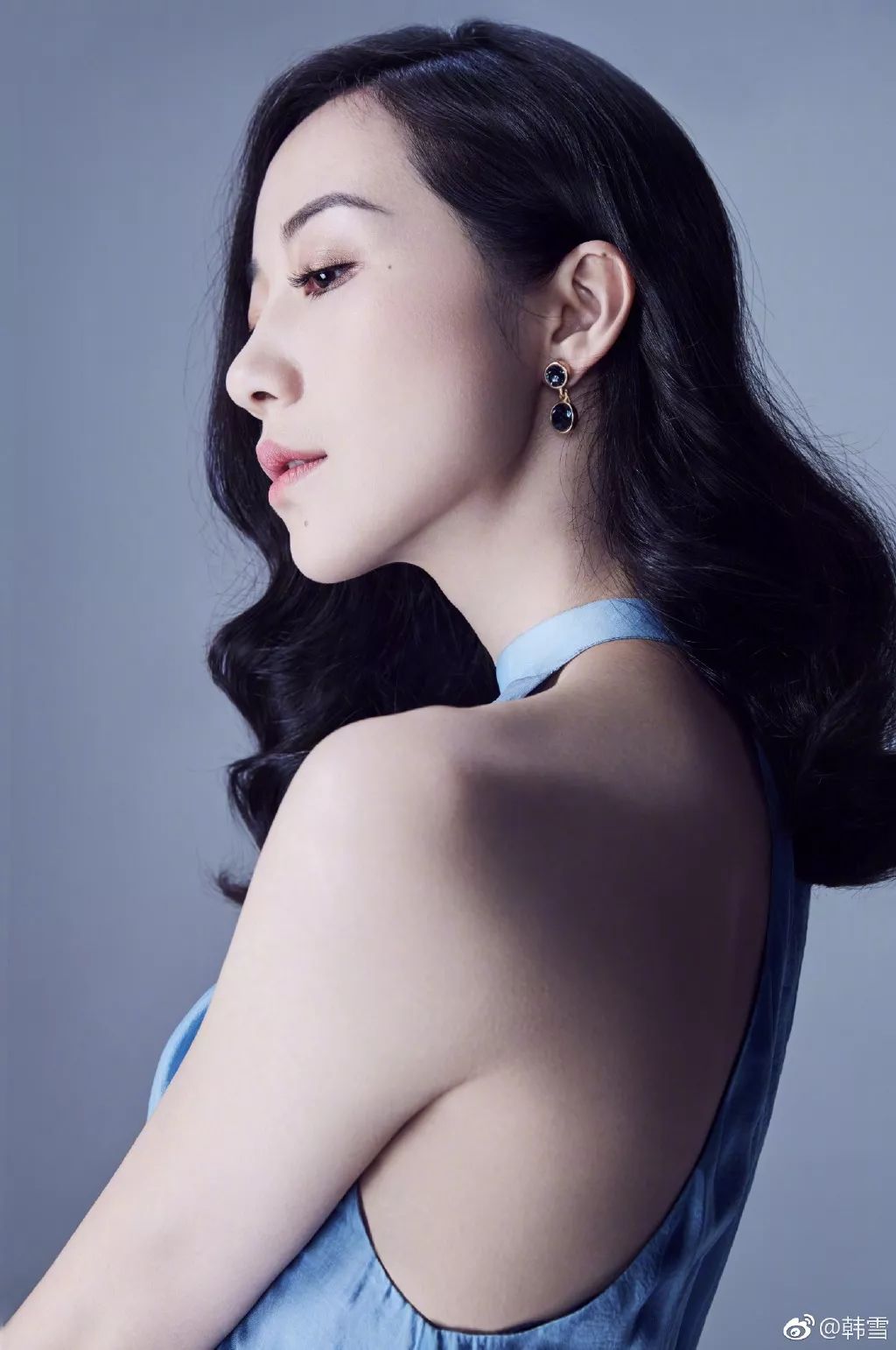 被讽花瓶18年，如今凭实力爆红，热搜欠她两个第一