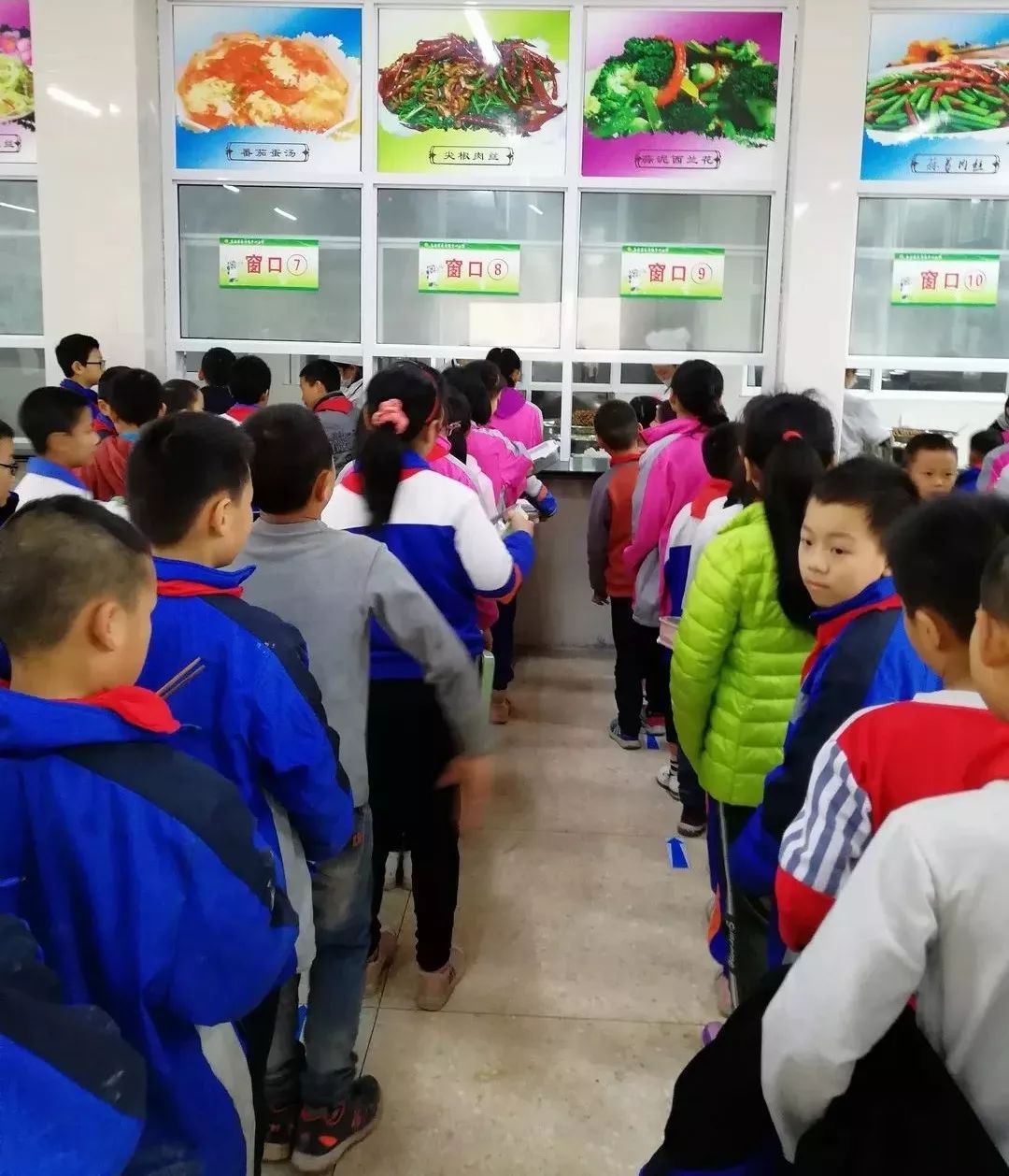 为了孩子吃上可口的饭菜,为了孩子吃到安全的饭菜