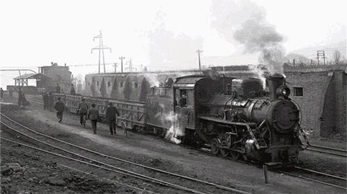 哪个软件能把图片变黑白颜色,用什么软件可以把黑暗照片变亮