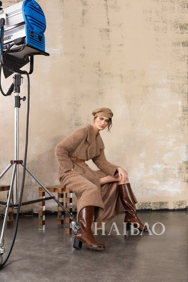 乔治阿玛尼2022秋冬高定,乔治阿玛尼2019秋冬时装秀女装