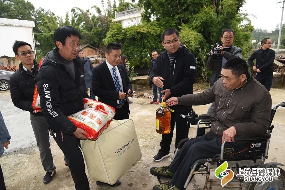 美康雅国际副总裁Kannis一行到我县开展投资考察暨扶贫体验活动